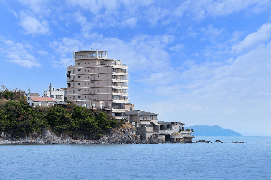 全室より景勝地として名高い瀬戸内の海景色を一望！