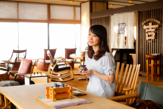 【ロビー】ご案内まで柚子茶でほっと一息