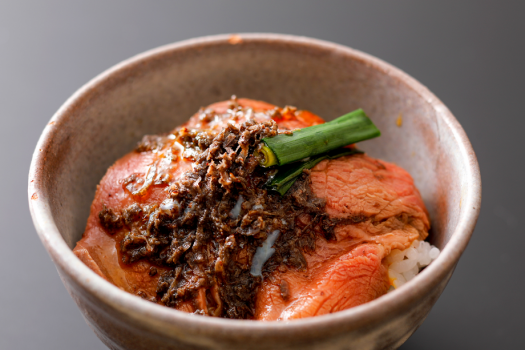 【イノベーティブ会席】和牛トリュフすき焼き丼風にアレンジ