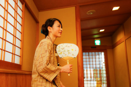 お風呂の後は館内でゆっくりとお休みくださいませ。