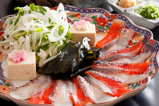 オイスターサーモンと鯛と生若布のしゃぶ