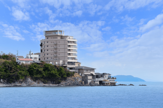 全室より景勝地として名高い瀬戸内の海景色を一望！
