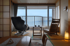 【喫煙室】マッサージチェア付和室10畳（広縁付）
