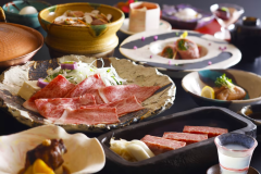 食べ応え満点のお肉中心の会席です！