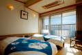 瀬戸内を望むオーシャンフロントで二間続きの和洋室（ツインベッド）