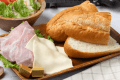 朝食は用意された素材をご自身でサンドしたり焼いたりして作っていただきます。出来立てをお部屋にある自慢のコーヒーを挽いて召し上がれ♪朝食は素材をご用意しますので、セルフでご自身の都合の良いタイミングで作って頂けます。写真はキューバサンド(焼く前)キューバサンドとはパンにハム、チーズ、ピクルス、マスタード等を挟み、プレスしながら両面をカリッと焼き上げるアメリカ・フロリダ発祥のホットサンドです。 朝食は用意された素材をご自身でサンドしたり焼いたりして作っていただきます。出来立てをお部屋にある自慢のコーヒーを挽いて召し上がれ♪朝食は素材をご用意しますので、セルフでご自身の都合の良いタイミングで作って頂けます。写真はキューバサンド(焼く前)キューバサンドとはパンにハム、チーズ、ピクルス、マスタード等を挟み、プレスしながら両面をカリッと焼き上げるアメリカ・フロリダ発祥のホットサンドです。
