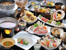 当館会席料理の中でグレードの高い旬会席です。冬のたちばな会席は、冬の味覚「とらふぐ」やA5ランクの黒毛和牛などメインの会席です。（12～2月）