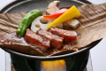 黒毛和牛の朴葉焼き※黒毛和牛料理は季節によって調理法が変わります。