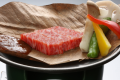 黒毛和牛の朴葉焼き（9～11月）※黒毛和牛料理は季節によって調理法が変わります