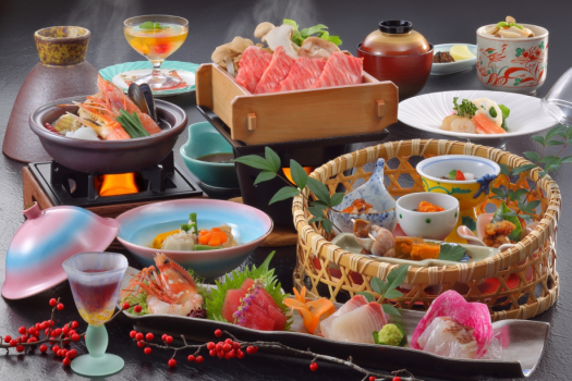 「和風ブイヤベース鍋」と「特選牛と季節野菜せいろ蒸し」がメイン料理