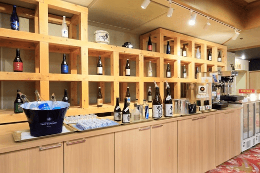 【1Fロビー特設会場】各種ドリンクとちょっとしたおつまみもございます。※イメージ