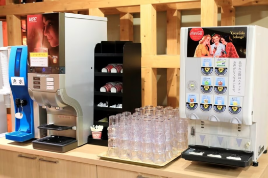 【1Fロビー特設会場】各種ドリンクとちょっとしたおつまみもございます。※イメージ