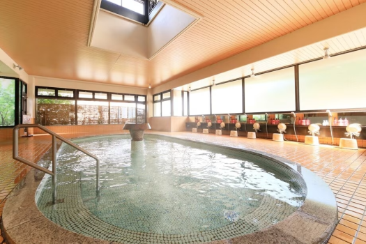 【大浴場】美肌効果もある泉質豊かな湯を多様な湯舟でお楽しみくださいませ。