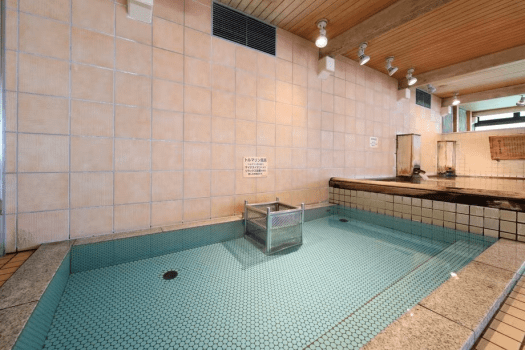 【トルマリン風呂】トルマリン石が放つマイナスイオンにより、リラックス効果がある癒やしのお風呂です。