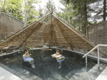 庭園縄文風呂【ぬりさわの湯】竪穴の湯　露天