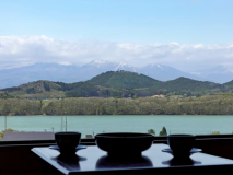 【客室眺望】美しい岩手の山々と御所湖を望める高層階に位置しております。