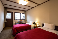 本館：洋室ツインルーム【バス・トイレ共同】