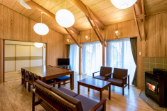 リビング一例（コテージ：デラックスルーム）