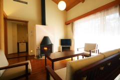 リビング（新館洋室【暖炉付】）