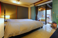 105 印｜洋室+天然温泉露天風呂41平米+テラス 14平米