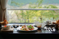 ご朝食は眺望のメインダイニングでご用意致します