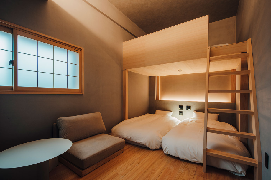 ★ロフト付き３名部屋★＜素泊り＞呉駅徒歩8分・建築家こだわりのくつろぎ空間でシンプルステイ