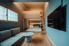 ★Loft Room for Four★ <Room Only> 8-minute walk from Kure Station - Enjoy a simple stay in a relaxing space designed by an architect.