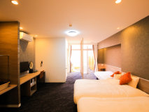 【１室限定】２０２３年２月リニューアル｜箱庭付きで落ち着いた空間が心地良いスーペリアツインルーム｜ご夫婦旅行にゆったりと◎