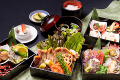 豪華４段重イメージ※仕入れ状況や季節によりメイン料理以外は変更となる場合がございます。