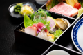 金目鯛の姿煮＋豪華４段重（鮑の姿煮・静岡県産牛）　※一例