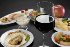 【青森の食材を使ったバイキング＆アルコール飲み放題】
食べた「あど」にもっと「はだる（欲しがる）」
「あどはだり」とは津軽弁で「おかわり・もっと食べたい」という意味です。当ホテル自慢のバイキングを、是非「あどはだり」してください♪