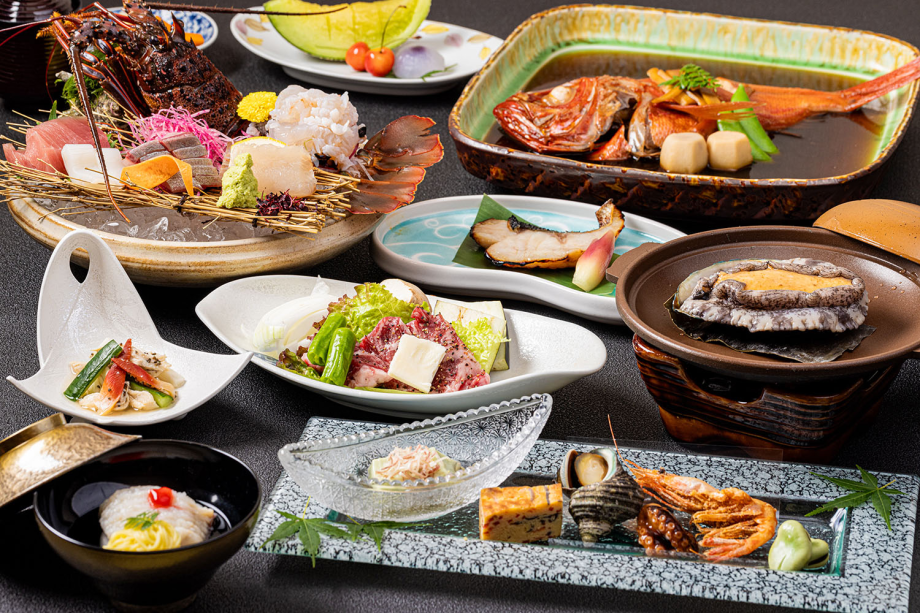 【プレミアム会席‐華】アワビの踊り焼きもついた、料理長こだわりの会席