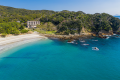 弓ヶ浜海岸を望む絶景のロケーションをお楽しみください。