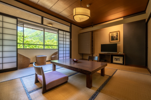 【禁煙】■≪本館≫　【和室10畳＋広縁】（素泊り）