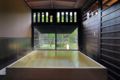 【九重の間】半露天風呂付和室（96平米）