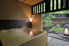 【萩の間】半露天風呂付和室（70平米）