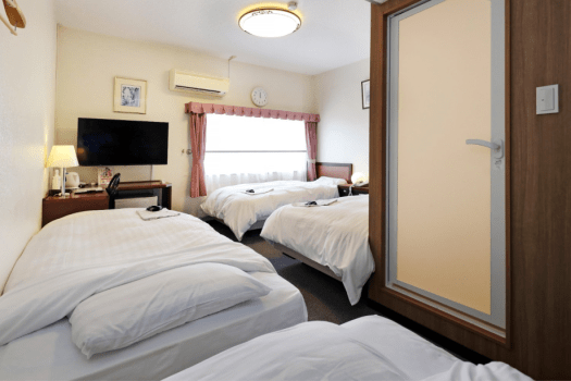 【喫煙】ファミリー(フォース)｜24平米　シモンズベッド　無料Wi-Fi