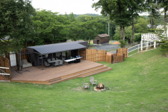 【ワンちゃん同伴ＯＫ】ウッドデッキ＆ドッグラン付きトレーラーハウス