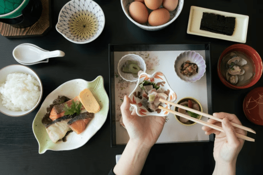 【ご朝食】1日のはじまりに滋味あふれる朝食を。ホッと落ち着く和定食をごゆっくり。