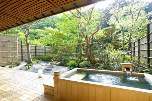 四季折々の景色をお愉しみ頂ける、専用庭園。それぞれの季節をお楽しみください。
