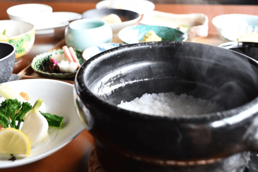 身体を内からあたためる、ほかほかのご飯。優しいお味のおかずとともに。