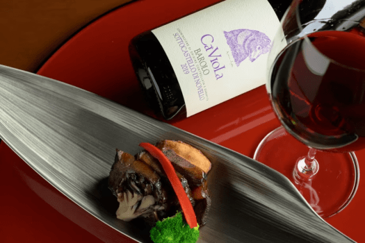 カ・ヴィオラ「バローロ ソット カステッロ」スパイスやメントール、チョコを思わせる複雑で魅力的な香り。