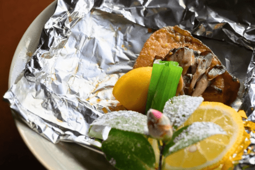 新鮮な日本海の鰤を柚庵焼きでふっくらと焼き上げた上品な一品。