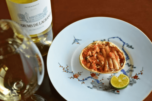 香箱蟹の旨みを引き立てる厳選ワインとのマリアージュをご堪能ください。