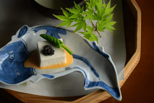 白アスパラ豆腐に、皐月の瑞々しさを添えて