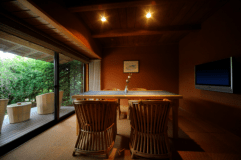 『梔』のお部屋の写真です。名月荘スタンダード客室Bタイプ。