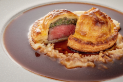 お肉料理は通常のスタンダード料理とは違いグレードアップしてご用意いたします。 季節によってメニューが変わります。 お肉料理は通常のスタンダード料理とは違いグレードアップしてご用意いたします。 季節によってメニューが変わります。