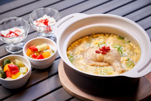［チームラボ 幽谷隠田跡チケット付］[朝食付き]森の中のグランピング／源泉掛け流し温泉とサムゲタンの朝食つき