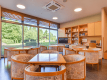 *【館内（フロント・ロビー）】本の貸し出しも行っております。