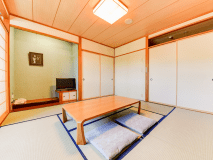 *【和室8畳】畳のお部屋でのんびりおくつろぎ。＜加湿機能付き空気清浄器完備＞